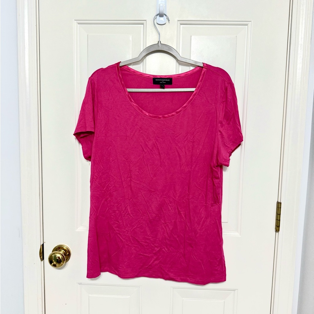 Banana Republic Fuchsia Short Sleeve Tee